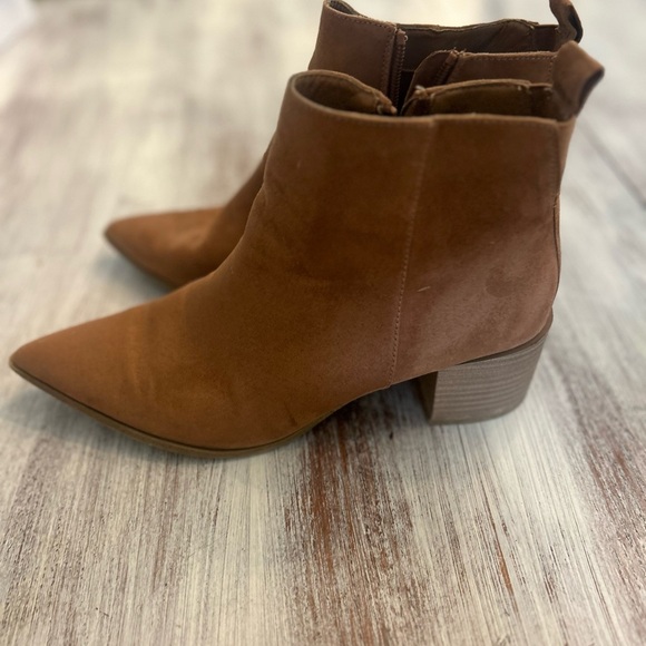 Universal Thread Shoes - Universal Threads Stylish Brown Ankle Boots for Women size 10